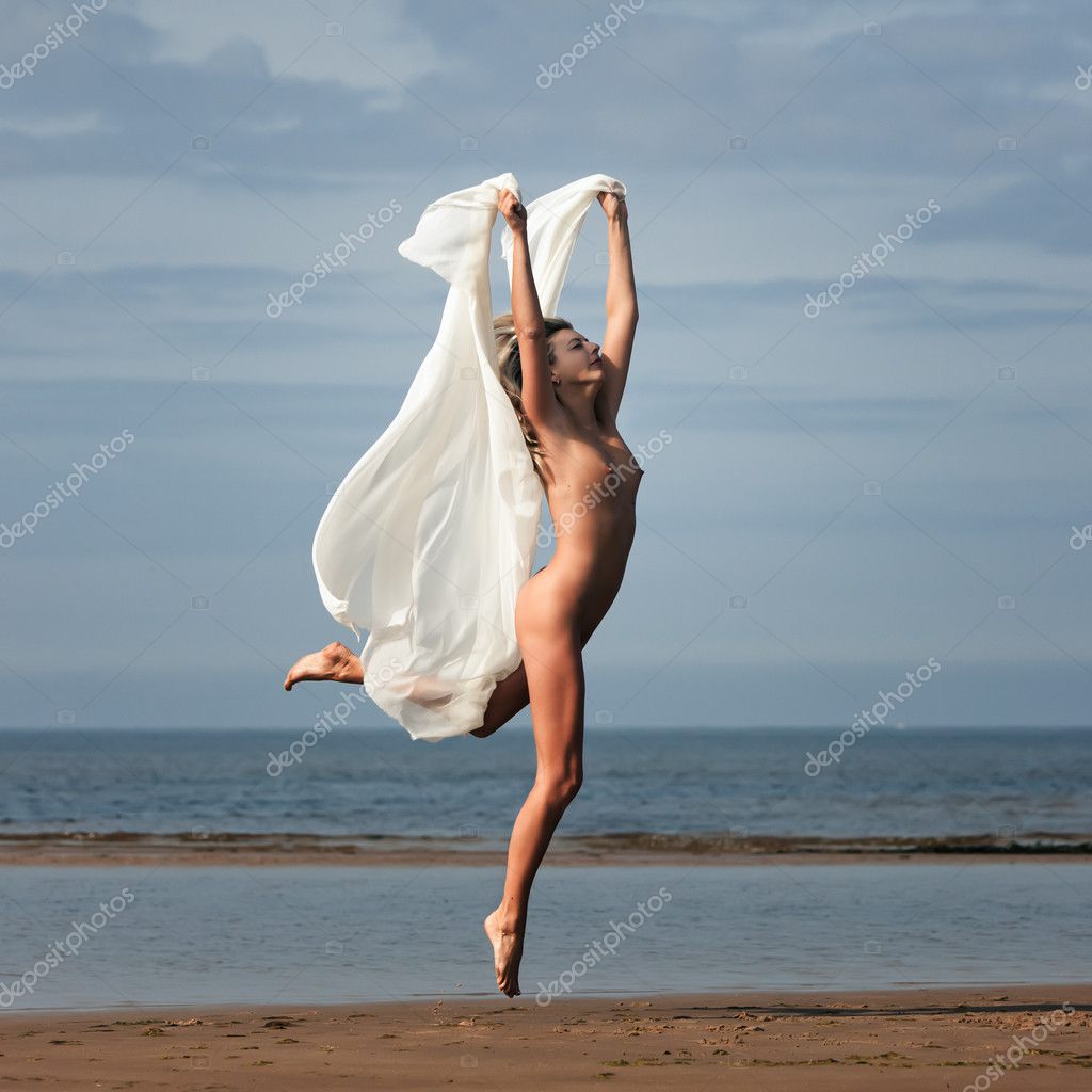 Jumping Nude Women 62