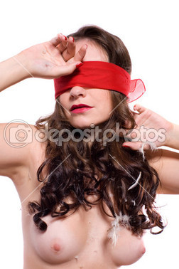 çıplak genç kız blindfolded